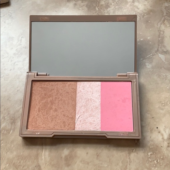 Urban Decay Other - MAKE AN OFFER Naked flushed palette